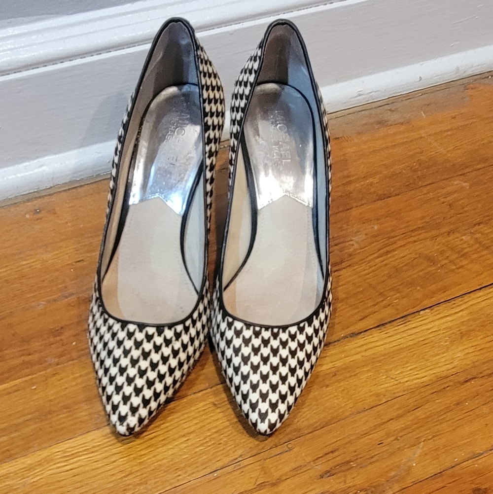 Chic Houndstooth Women's Heels
